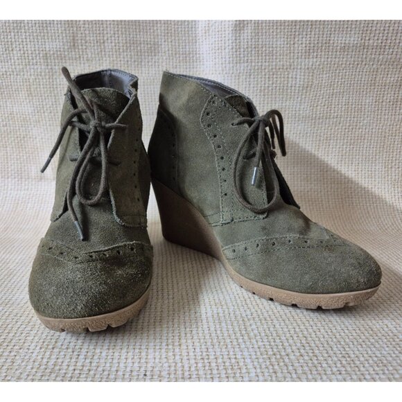 MIA Raphaella Olive Suede Leather Oxford Wedge Booties Boots Lace Up Womens 8.5M - Picture 1 of 8